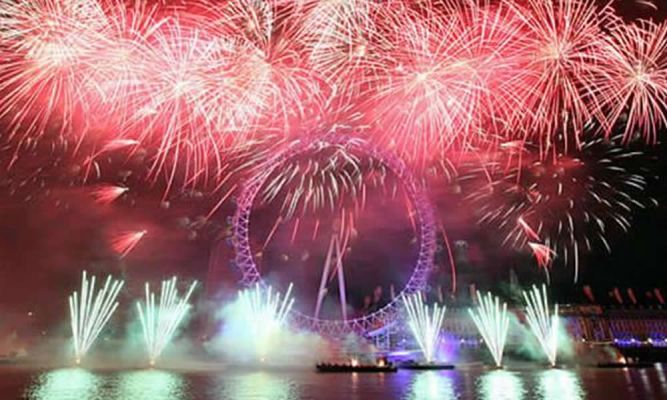 Croisière de réveillon à Londres avec feux d'artifice